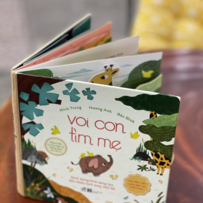 (Tặng kèm 10 thẻ từ vựng song ngữ - Pop-up dựng hình in màu toàn bộ) VOI CON TÌM MẸ - Minh Trang, Hương Anh, Bảo Bình – Nhã Nam
