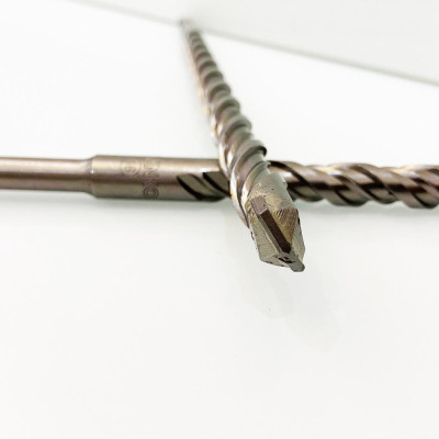 MŨI KHOAN BÊ TÔNG XUYÊN TƯỜNG ĐẦU DẸT KYNKO MKBTXT- 25260 đường kính phi 25mm dài 260mm