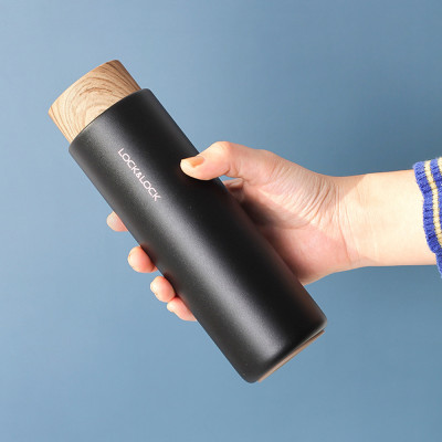 Bình giữ nhiệt Lock&Lock Flat 400ml màu đen LHC4227BLK - Hàng chính hãng, có khay lưới lọc trà, nắp nhựa kiểu gỗ - JoyMall