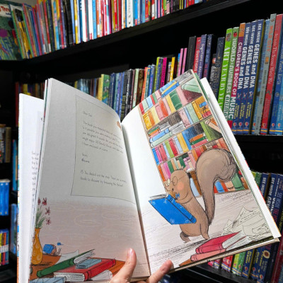 Sách - Yours in Books by Julie Falatko - Sách ngoại văn, sách thiếu nhi tiếng Anh, bìa cứng, nhập khẩu UK