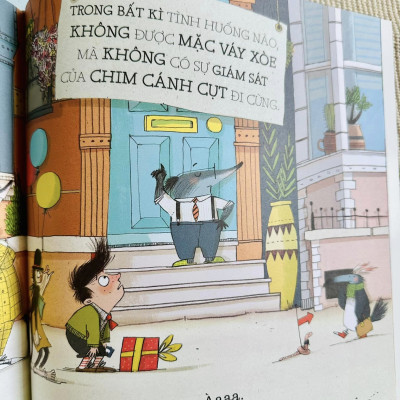 Bạn Phải Mang Theo Mũ - Sách Song Ngữ Việt Anh