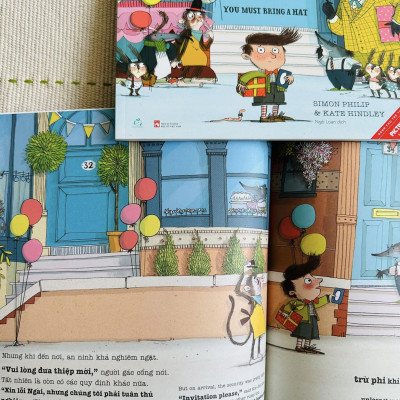 Bạn Phải Mang Theo Mũ - Sách Song Ngữ Việt Anh