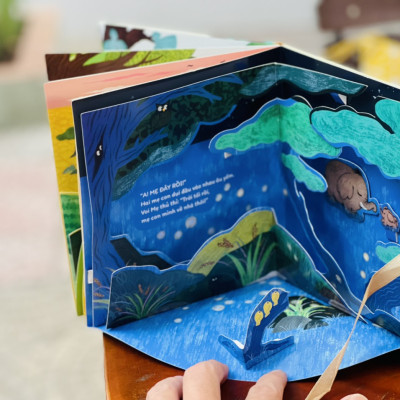 (Tặng kèm 10 thẻ từ vựng song ngữ - Pop-up dựng hình in màu toàn bộ) VOI CON TÌM MẸ - Minh Trang, Hương Anh, Bảo Bình – Nhã Nam