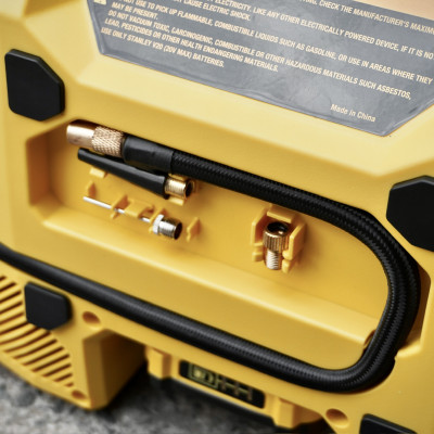 Máy bơm hơi đa năng dùng pin kèm tính năng thổi và hút bụi hiệu STANLEY Model SXVI02001-3 trong 1- HÀNG CHÍNH HÃNG