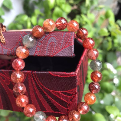 VÒNG THẠCH ANH TÓC TAM TÀI LOẠI ĐẸP MANG MAY MẮN TÀI LỘC CHO GIA CHỦ  Size VÒNG 8MM 100% ĐÁ TỰ NHIÊN HÀNG VIP BÓNG MƯỢT ĐẸP LẮM Ạ