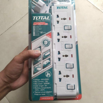 Ổ CẤM ĐIỆN 3 CHẤU CÓ ĐÈN BÁO 13A TOTAL THES03041V - HÀNG CHÍNH HÃNG