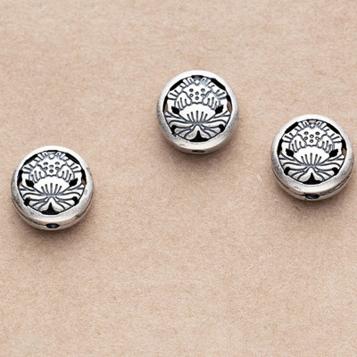 Combo 2 cái charm bạc hình tròn hoa sen xỏ ngang - Ngọc Quý Gemstones