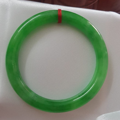 Vòng tay đá cẩm thạch tự nhiên Lý Vân A Sịn 53mm x cọng 8,2mm Màu Xanh Lý tươi bóng mượt đẹp Nữ 52kg - 58kg đeo mệnh Mộc mệnh Hỏa mệnh Thủy ạ