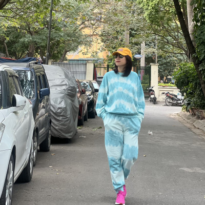 Bộ nỉ Victoria Secret màu xanh loang unisex mềm mịn, thoải mái cho vận động thể thao và phù hợp cả mặc nhà