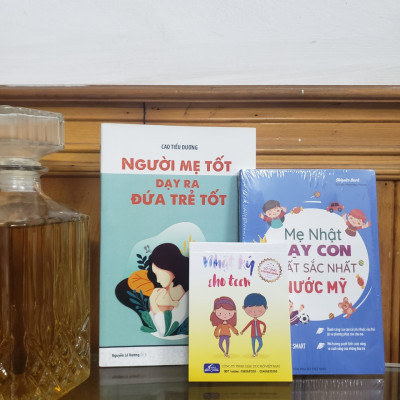 Combo Sách Nuôi Dạy Trẻ Từ 3 - 9 Tuổi: Mẹ Nhật Dạy Con Xuất Sắc Nhất Nước Mỹ + Người Mẹ Tốt Dạy Ra Đứa Trẻ Tốt (Tặng kèm sổ tay)