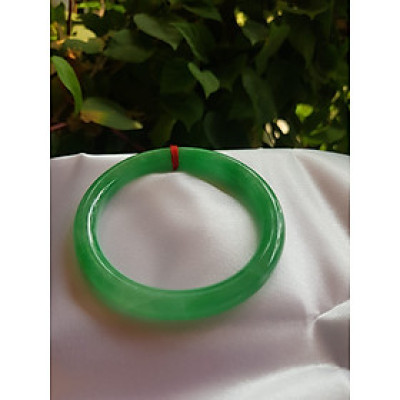 Vòng cẩm thạch Lý Nở 53  Size vòng 53mm x Dầy 7,2mm màu Xanh lá Tươi bóng đều đẹp quá  Nữ mệnh Mộc Hỏa 52kg - 60kg đeo đẹp ạ