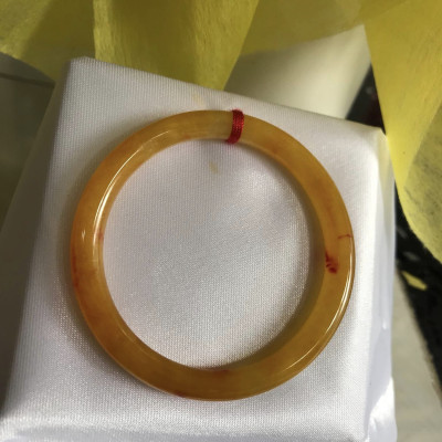 Vòng tay nữ đá Cẩm thạch Vàng tươi 49mm x cọng 6mm hợp Nữ mệnh Kim, mệnh Thổ, mệnh Thuỷ 40kg - 49kg món quà ý nghĩa dành cho các chị em nữ đeo tươi đẹp xinh màu vàng tươi may mắn cả năm ạ