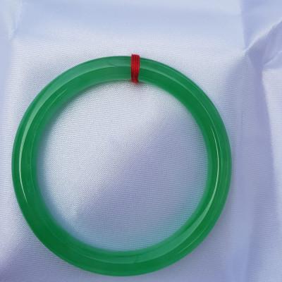 Vòng cẩm thạch Mới Vòng Lý T 52mm x7mm Vòng Xanh lá Đều tươi 52kg - 56kg Nữ mệnh Mộc mệnh Hỏa Thủy đeo ạ