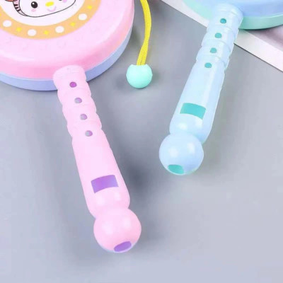 Trống cho bé – Trống lục lạc cho bé in hình ngộ nghĩnh chất liệu nhựa ABS (đồ chơi lục lạc)