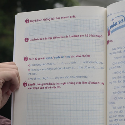 Sách: Combo Tuyển Chọn Những Bài Văn Miêu Tả 2 + Phiếu Ôn Tập Cuối Tuần Tiếng Việt Lớp 2