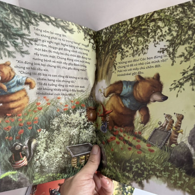 BỘ BA PHÉP THUẬT: Gấu Hoggs dũng cảm - Úm ba la biến ra nhà sạch - Úm ba la ánh sáng hiện ra – Stephanie Dahle – Bùi Quốc Bảo dịch - Nhã Nam – NXB Dân Trí