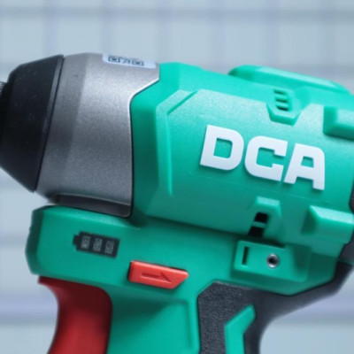 MÁY SIẾT VÍT KHÔNG CHỔI THAN DÙNG PIN 12V DCA ADPL04-8Z (KHÔNG KÈM PIN VÀ SẠC) - HÀNG CHÍNH HÃNG