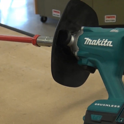 MÁY TRỘN SƠN DÙNG PIN (BL)(18V) 650W 165MM MAKITA DUT130RTE (2 PIN 18V 5 AH , 1 SẠC NHANH.) - HÀNG CHÍNH HÃNG