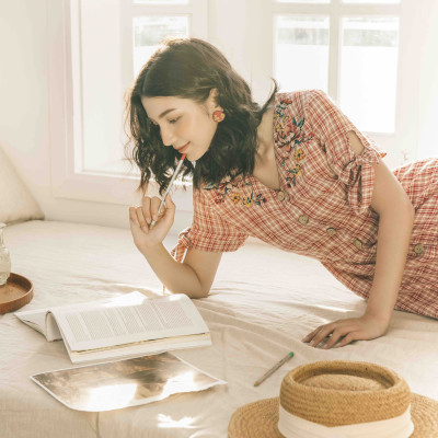 Váy đầm xòe ngắn tay họa tiết kẻ đỏ Floral dress Burny V4003549KD