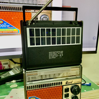 Đài radio 310BT Chất Lượng Tốt Am/Fm/Sw Đa Chức Năng Radio Với USB/Khe Cắm SD -kết nôi Bluetooth -tích hợp pin sạc-Hàng Chính Hãng