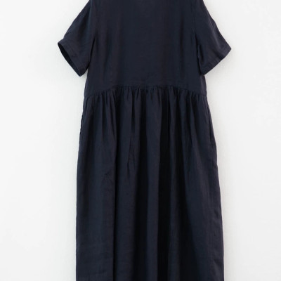 Đầm nữ suông dáng xòe cổ sen phối cúc kín đáo có kèm dây thắt eo chất liệu Linen cao cấp, thanh lịch 