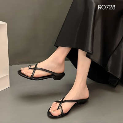 Dép nữ xỏ ngón, quai chéo ROSATA RO728 - 3p - Đen, Bạc - BKSTORE