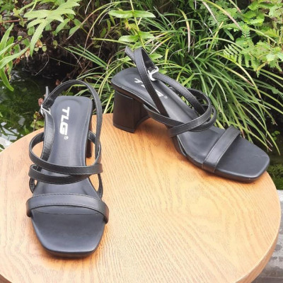 Sandal cao gót hot trend  trẻ trung năng động 20750