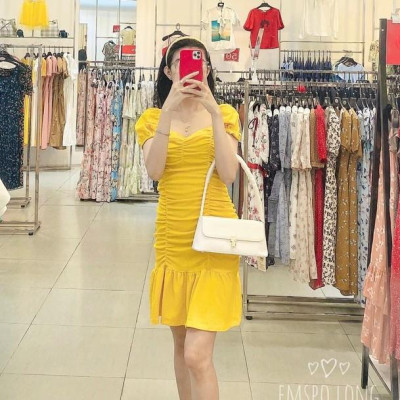 Đầm ôm cổ vuông, đuôi cá, rúm chun dọc thân Emspo DS4079