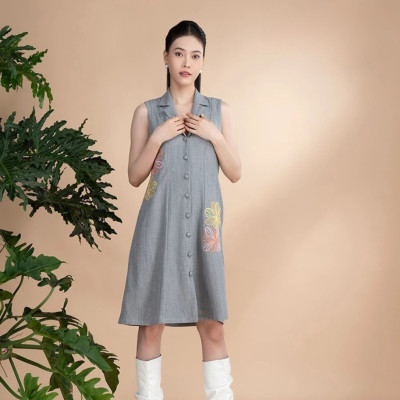 Đầm xô lụa xám thêu, cổ đan tông La Mộc LM022427V