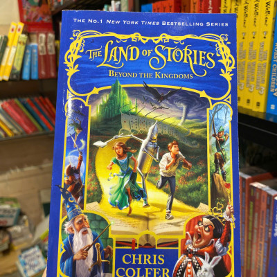 Sách - The Land of Stories: Beyond the Kingdoms by Chris Colfer | English Childrens Adventure Novel
