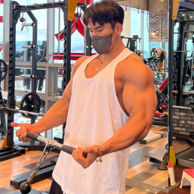 Áo ba lỗ nam tập gym, sự thoải mái và phong cách đơn giản