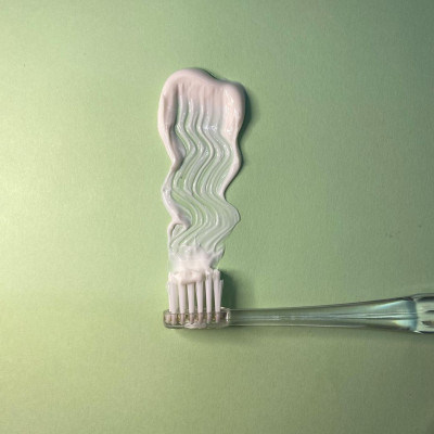 Kem Đánh Trắng Răng Chiết Xuất Ngọc Trai Apagard M Plus 63 G