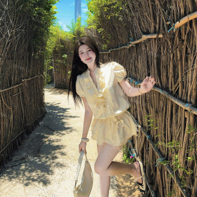 Váy sơ mi vàng bèo ngực đai hoa-Đầm nữ xinh