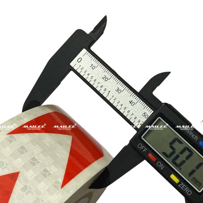 Băng Dính Phản Quang Cảnh Báo An Toàn Hình Mũi Tên 25m x 5cm, Dùng Dán Xe Ô tô, Thùng Xe Tải, Định Hướng An Toàn, chất liệu PVC Chống Thấm Nước - Mai Lee