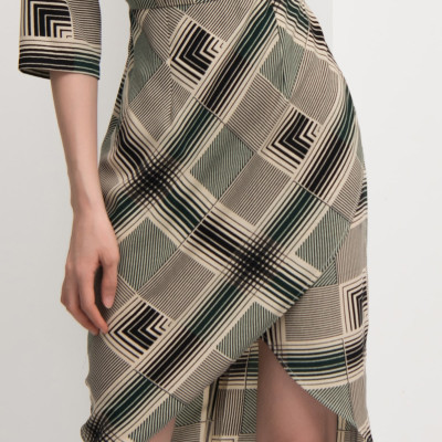 Đầm Công Sở Tay Lở, Đắp Chéo Họa Tiết Ô Vuông Maxivic, La Mộc - LM92108