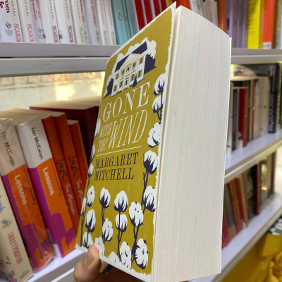 Sách - Gone With The Wind by Margaret Mitchell | Classics / Historical Fiction / Ngoại văn Kinh điển