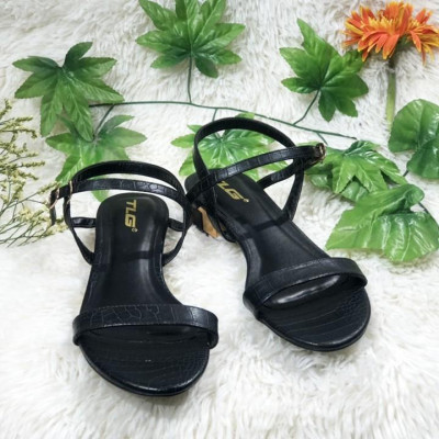 Sandal 3 phân vân cá sấu hot trend  trẻ trung năng động 20830