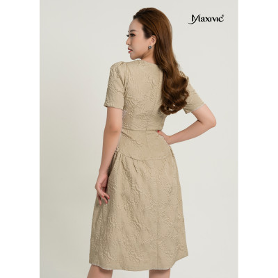 Đầm Kem Xòe Cổ Tròn Hoa Nổi Đính Nút Ngực Maxivic M01221002