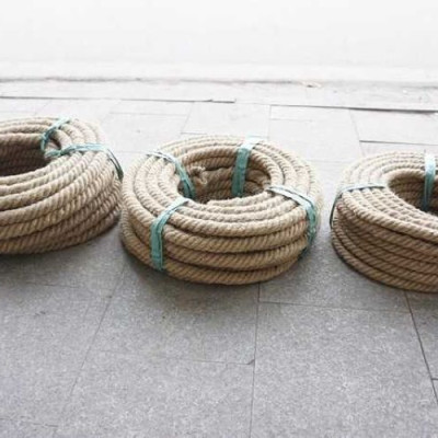 Cuộn dây thừng kéo co sợi đay dài 25m, đường kính 2cm - 2,7cm - 3cm sử dụng cho trò chơi tại các cơ quan, trường học.