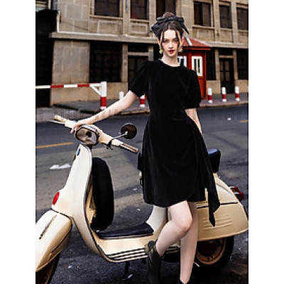 Đầm đen cổ tròn NGADO 