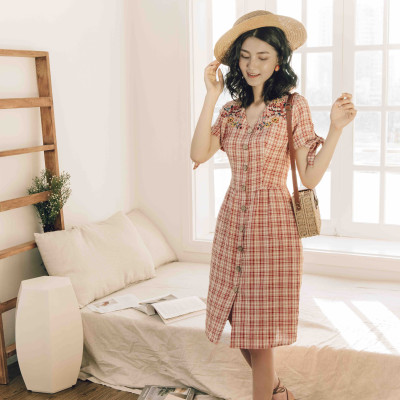 Váy đầm xòe ngắn tay họa tiết kẻ đỏ Floral dress Burny V4003549KD