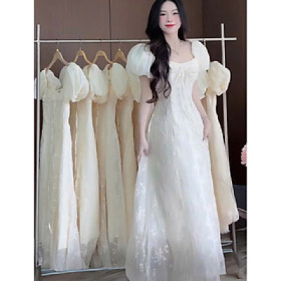 Váy thiết kế thêu hoa bèo ngực phối tay tơ bồng dự tiệc