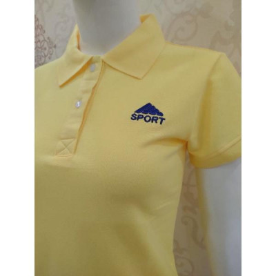 Áo thun cá sấu nữ màu vàng có size từ 40-70kg.