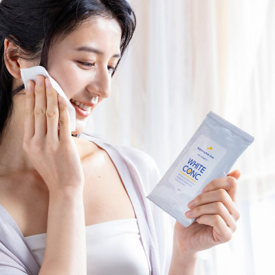 Khăn Ướt Làm Sạch Cơ Thể Dưỡng Trắng Sáng Da White Conc (18 Tờ/Gói)