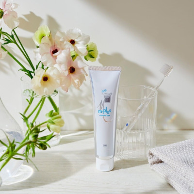 Kem Đánh Trắng Răng Chiết Xuất Ngọc Trai Apagard M Plus 130 G