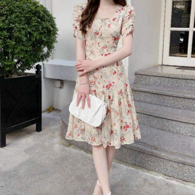 Đẩm tay phồng đính nút ( có mút)