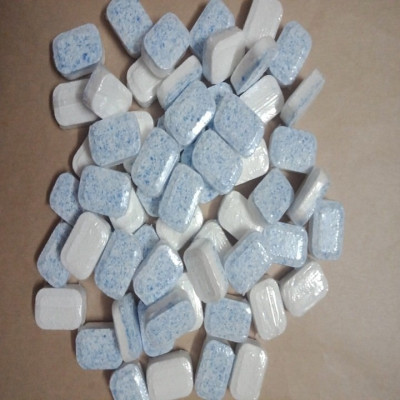 Combo chai khử khuẩn bồn cầu Family Hàn Quốc + Túi 150 viên rửa bát Finish Nhật Bản