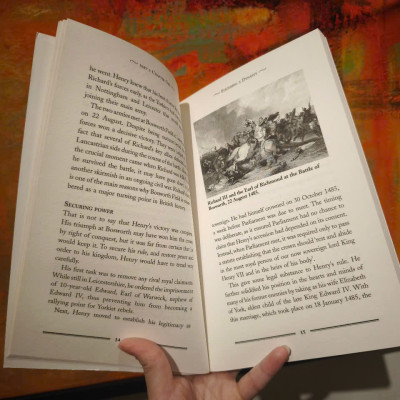 Sách - The Tudor Kings and Queens: The Dynasty that Forged a Nation by Alex Woolf  - History / Nonfiction