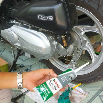 Nhớt Xe Castrol Scooter Gear Oil (120ml)