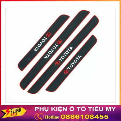 Bộ 4 Miếng Nẹp Bước Chân Bằng Cao Su logo TOYOTA Chống Trơn Trượt - Dán Chống Trầy Xước Cửa Ô Tô